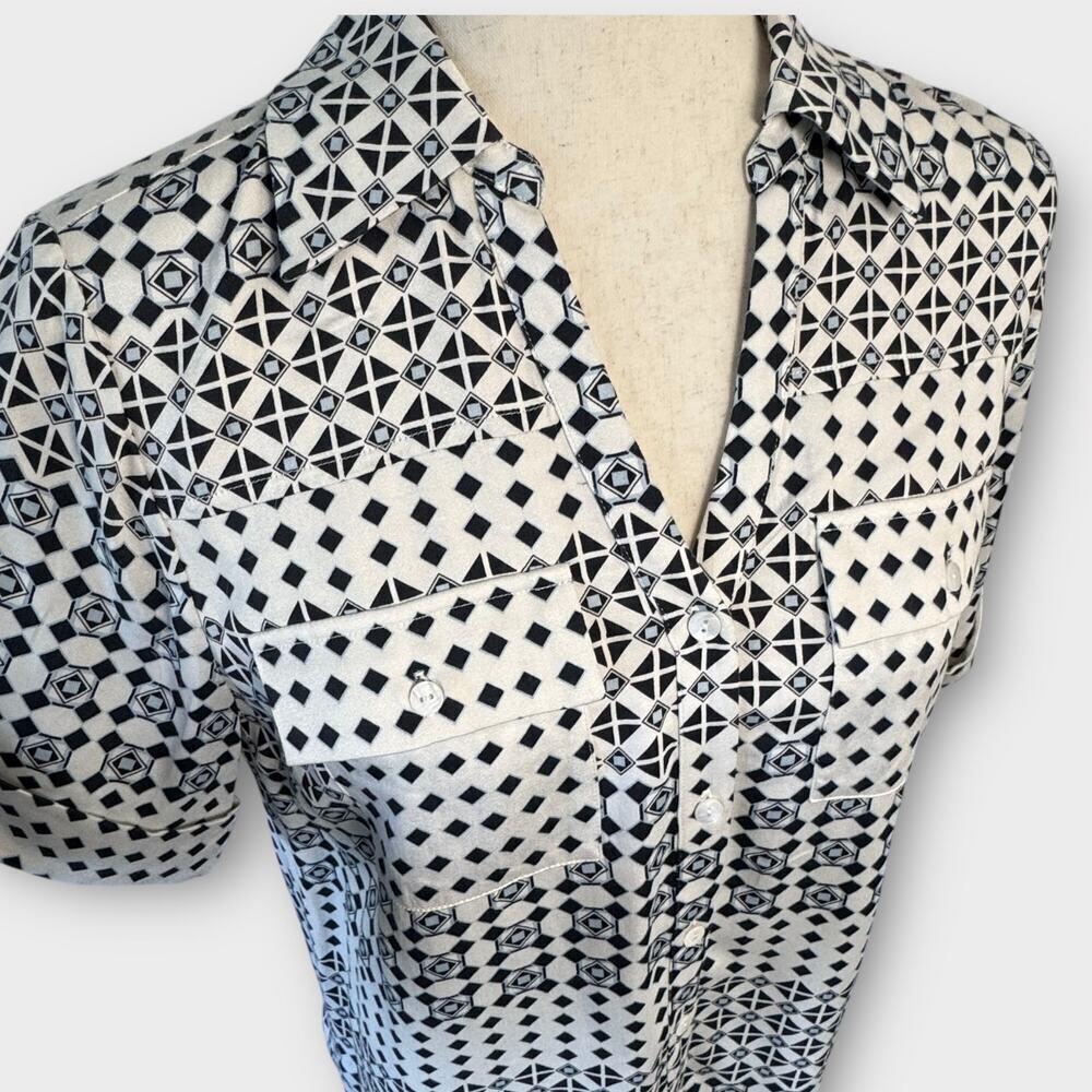 NWT Belldini Rayon Short Sleeve Collared V-Neck Button-Down Blouse, Wm's XS - Picture 5 of 9